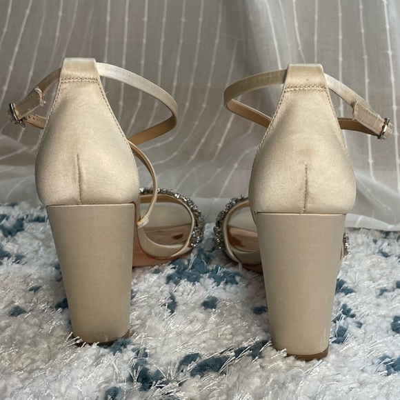 Badgley Mischka Sandra Heels - Picture 6 of 9
